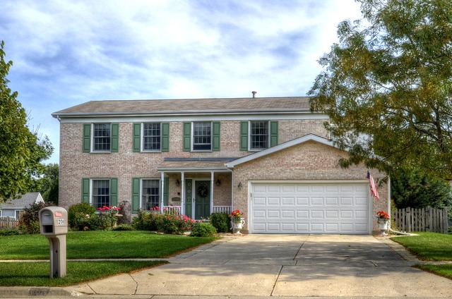 206 S Driftwood Tr., Mchenry, IL 60050