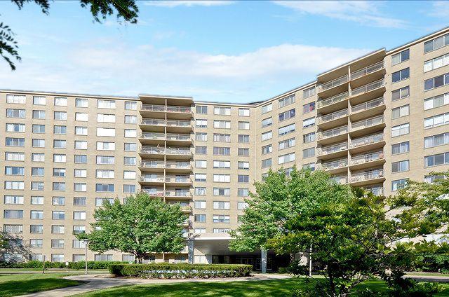 6933 N Kedzie Ave. #805, Chicago, IL 60645