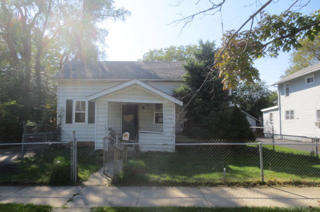 933 Liberty St., Aurora, IL 60505
