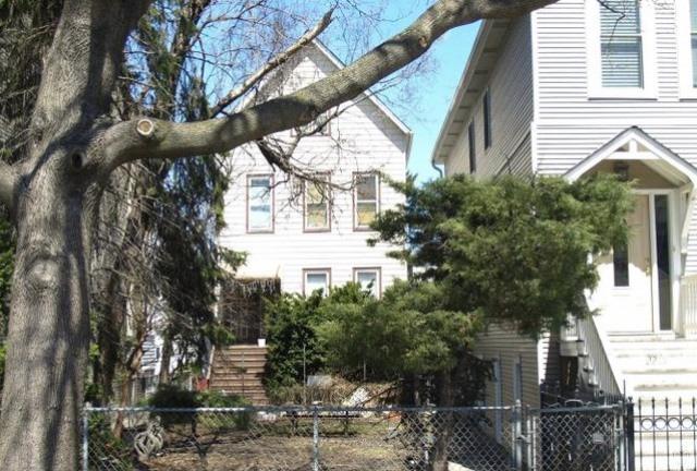 2218 W Melrose St., Chicago, IL 60618