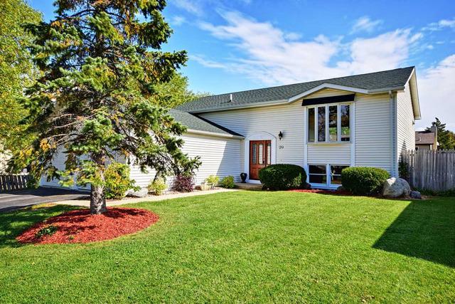 29 Evergreen Dr., Streamwood, IL 60107