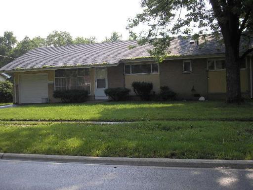 405 Morton St., Hoffman Estates, IL 60194