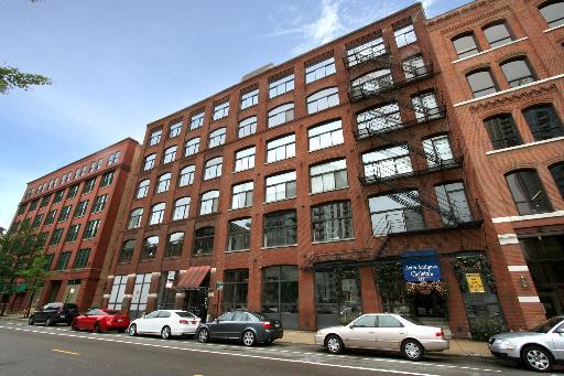 215 W Illinois St. #6B, Chicago, IL 60654