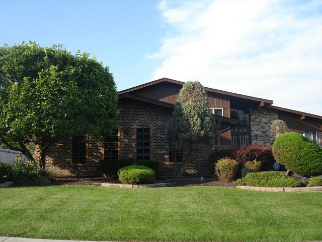8820 W 100th Pl., Palos Hills, IL 60465