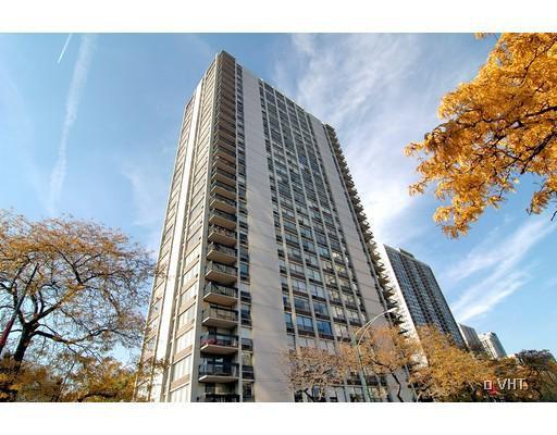 1455 N Sandburg Ter. #601, Chicago, IL 60610
