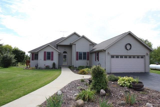742 N River Rd., Ridott, IL 61067