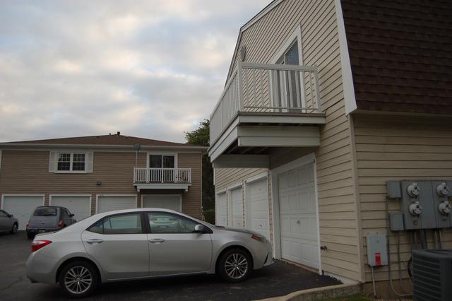 1545 Woodcutter Ln. #D, Wheaton, IL 60189