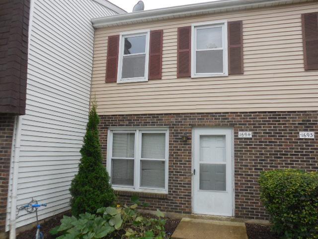 1694 Shamrock Ct., Aurora, IL 60505