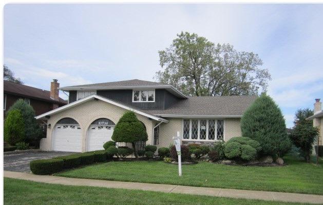 10736 S Christa Ct., Palos Hills, IL 60465