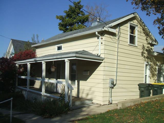 407 Jackson St., East Dundee, IL 60118