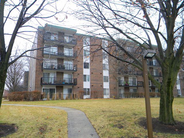 5S040 Pebblewood Ln. #E105, Naperville, IL 60563