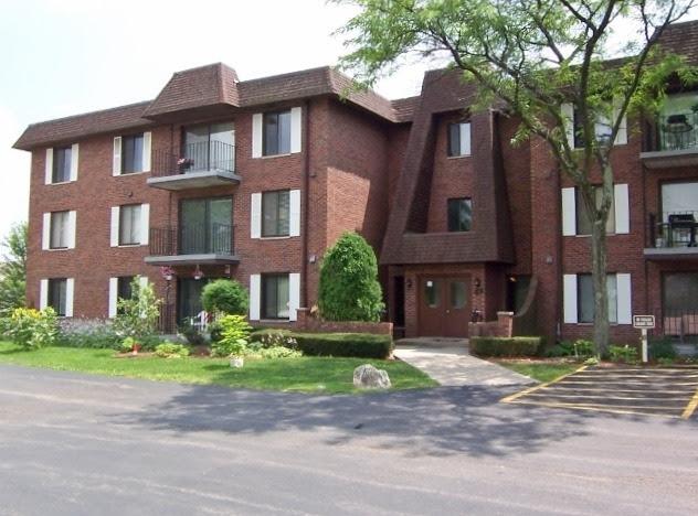 100 Clubhouse Ln. #202, Lake Zurich, IL 60047