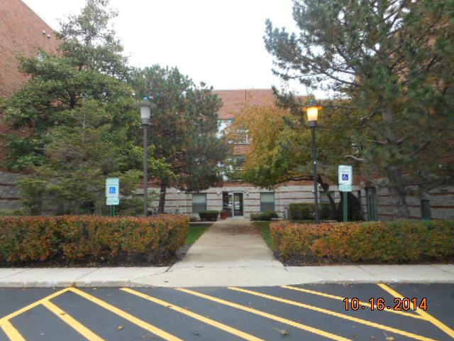3275 Kirchoff Rd. #134, Rolling Meadows, IL 60008