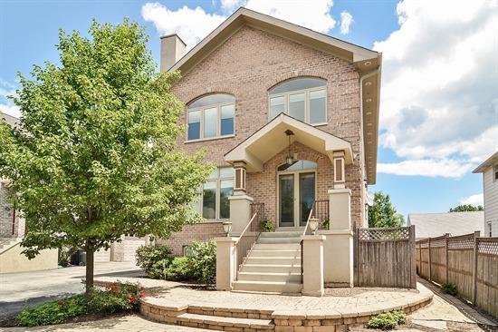 237 Jeffreys Pl., Highwood, IL 60040