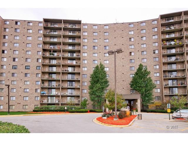 6340 Americana Dr. #1221, Willowbrook, IL 60527