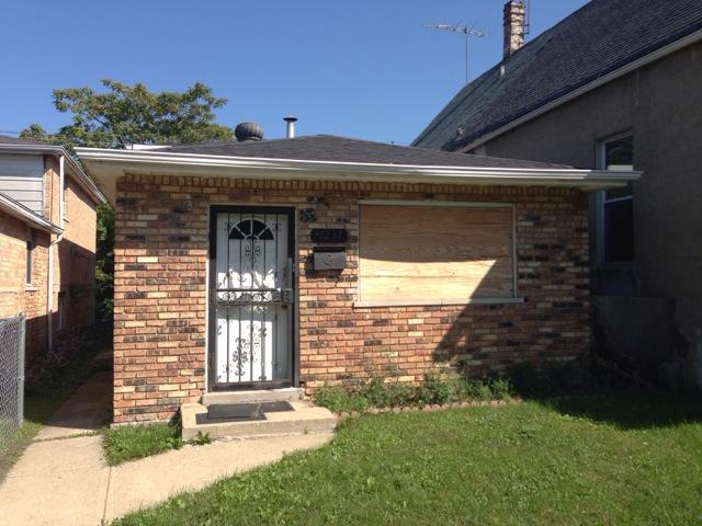 7237 S St Lawrence Ave., Chicago, IL 60619