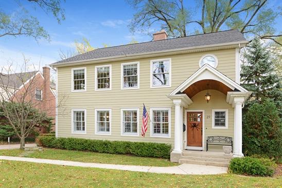 29 Mohawk Dr., Clarendon Hills, IL 60514