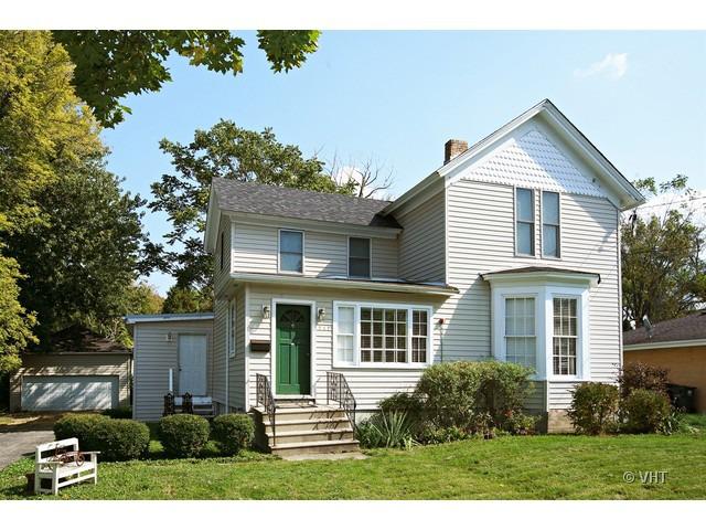 717 Bryant Ave., Barrington, IL 60010