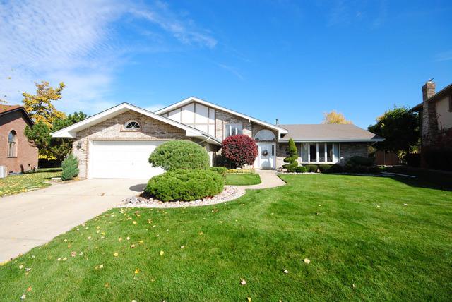 9000 Oak Ridge Dr., Justice, IL 60458