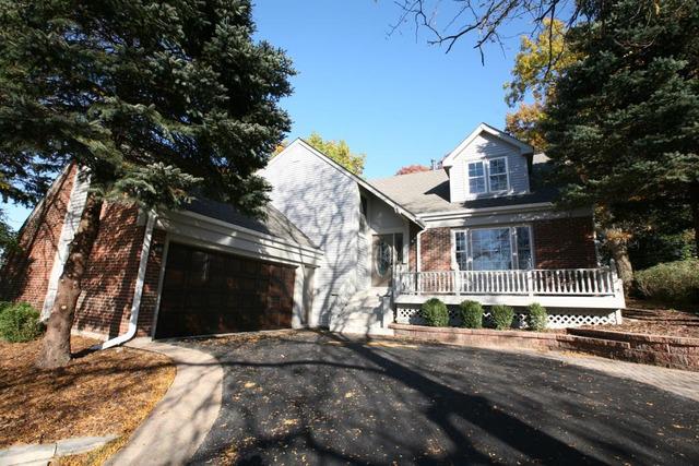 9647 Wooded Path Dr., Palos Hills, IL 60465