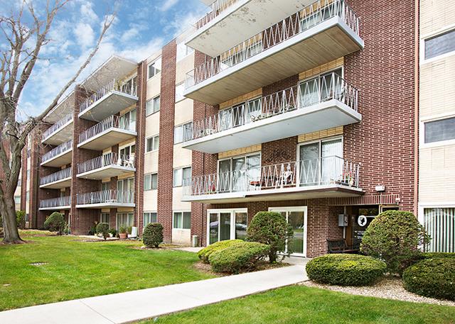 2900 Maple Ave. #23A, Downers Grove, IL 60515