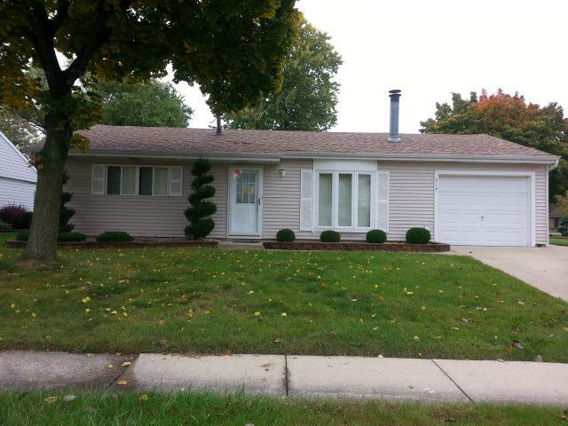 319 Field Ln., Streamwood, IL 60107