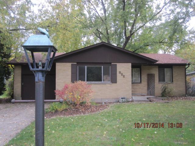 822 Beach Pl., Mundelein, IL 60060