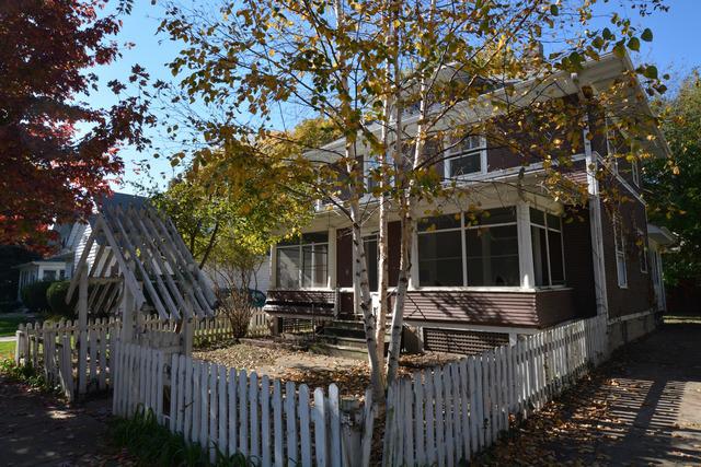 536 Oak Ave., Aurora, IL 60506