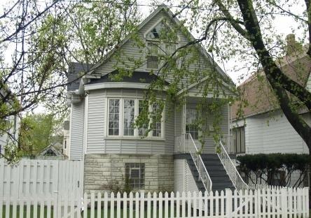 4144 N Sacramento Ave., Chicago, IL 60618