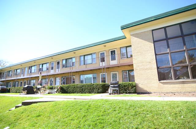 35 King Arthur Ct. #18, Northlake, IL 60164