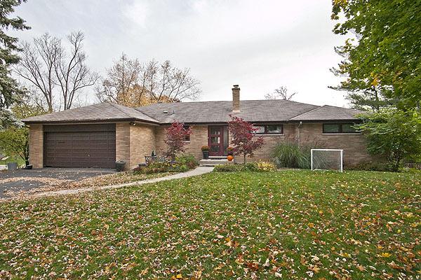 828 Hawthorn Dr., Naperville, IL 60540