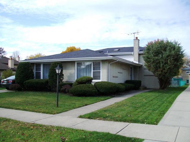 10832 Lacrosse Ave., Oak Lawn, IL 60453