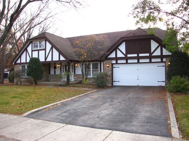1120 Nashua Dr., Naperville, IL 60540