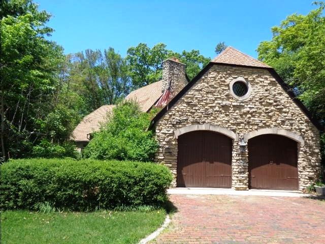 280 Maplewood Rd., Riverside, IL 60546