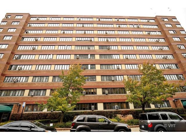 700 W Bittersweet Pl. #607, Chicago, IL 60613
