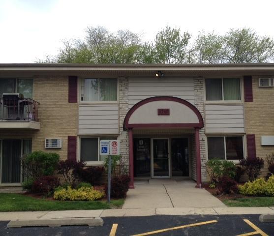 5740 S Concord Ln. #12, Clarendon Hills, IL 60514