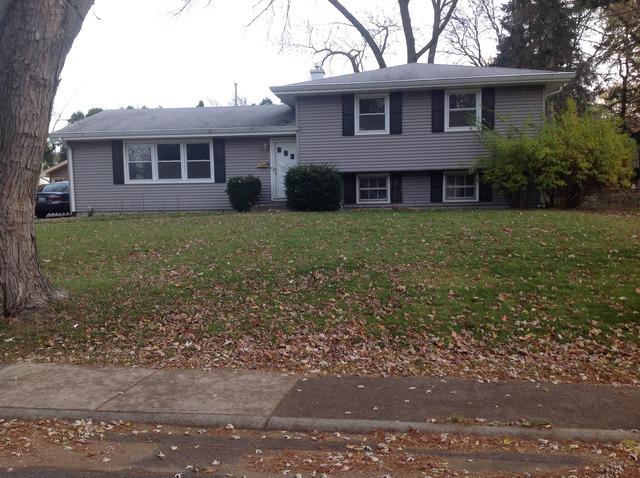 114 Elmwood Dr., Naperville, IL 60540