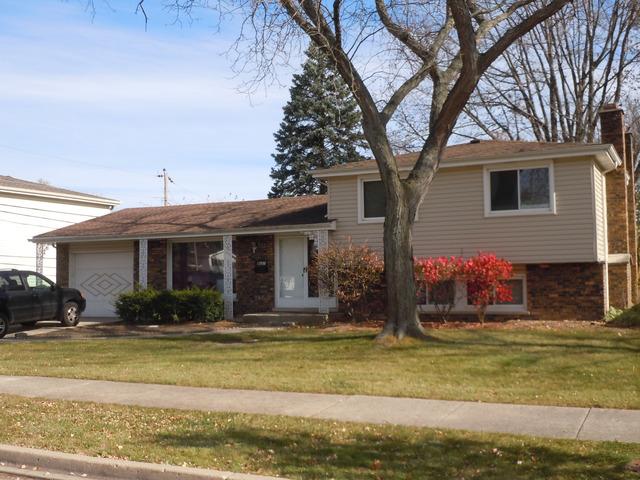 2127 N Kennicott Dr., Arlington Heights, IL 60004