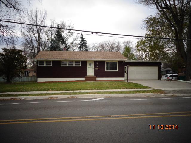 822 W Taylor St., Dekalb, IL 60115