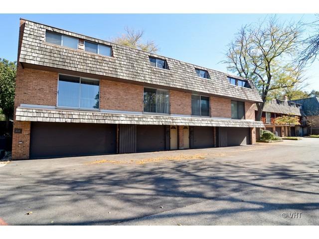 444 Lageschulte St., Barrington, IL 60010