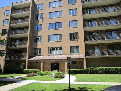 1454 Ashland Ave. #405, Des Plaines, IL 60016