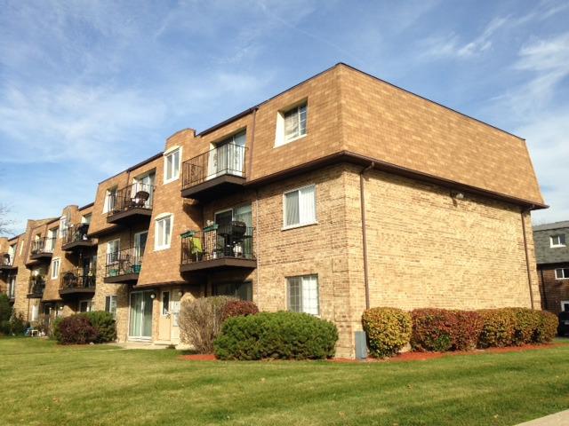 9463 Bay Colony Dr. #1S, Des Plaines, IL 60016