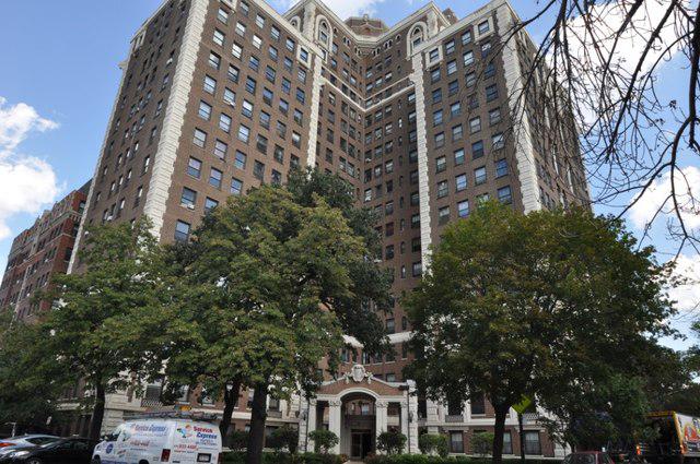 5555 S Everett Ave. #3-4A, Chicago, IL 60637