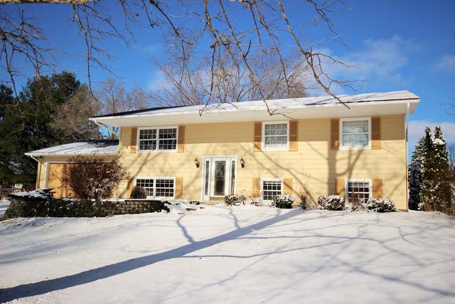 8874 Porter Oaks Dr., Roscoe, IL 61073