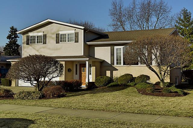348 Lawn Ln., Des Plaines, IL 60016