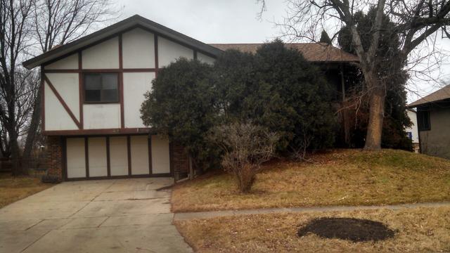 1329 Arlington Cir., Hanover Park, IL 60133
