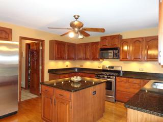 4920 Kings Way West, Gurnee, IL 60031