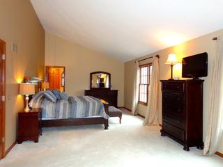 4920 Kings Way West, Gurnee, IL 60031