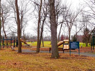 4920 Kings Way West, Gurnee, IL 60031