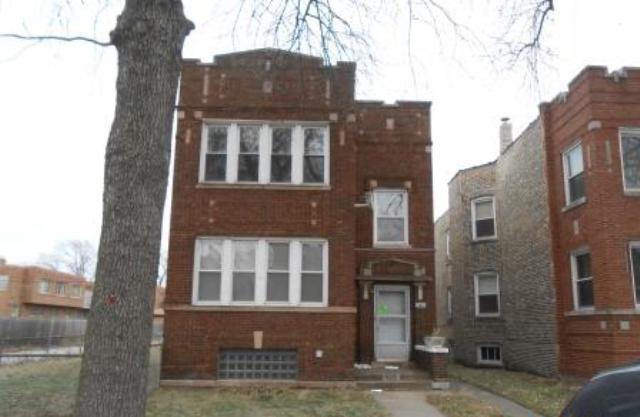 8711 S Kingston Ave., Chicago, IL 60617